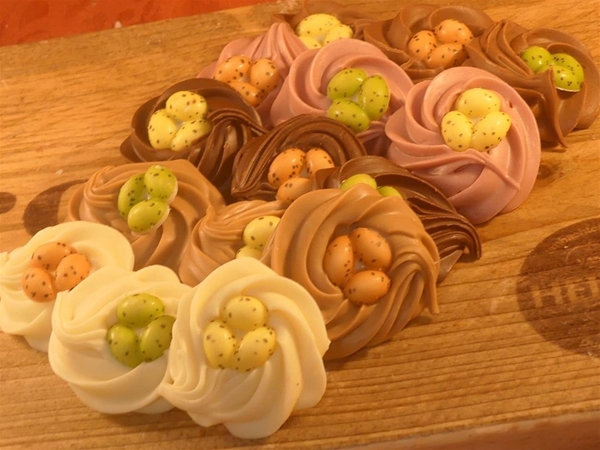 ROOM CHOCOLADE NESTJES