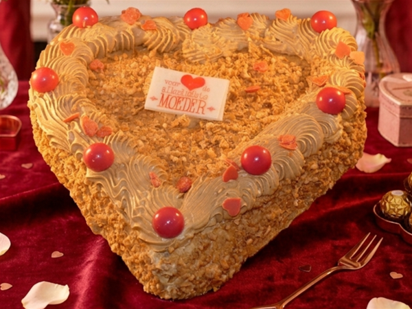 NOISETTE HART TAART